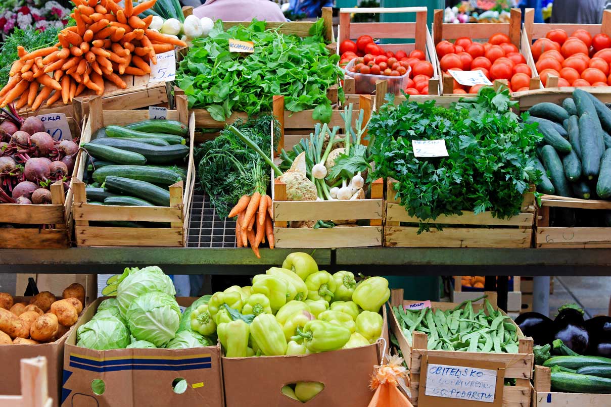 Mercado de verduras de cultivo sostenible